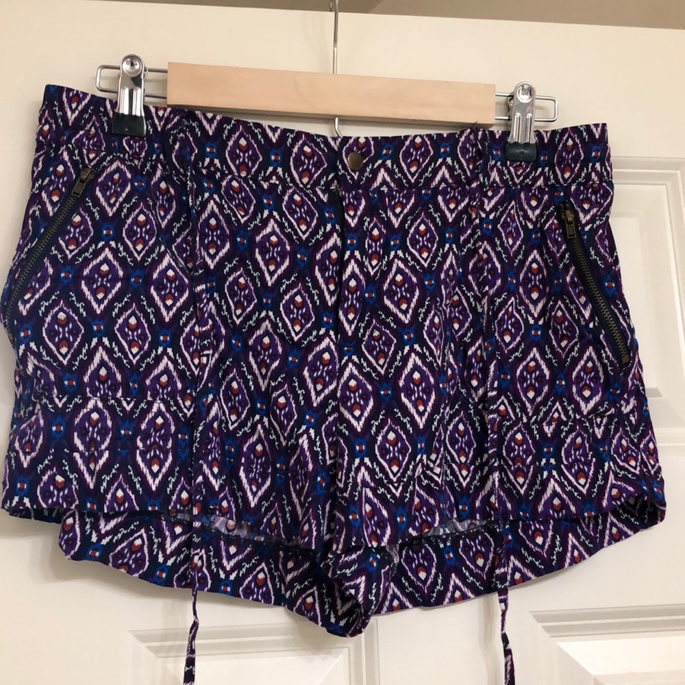 Patterned shorts
